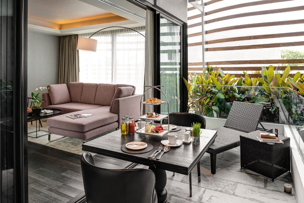 akyra Manor Chiang Mai Hotel - Executive Suites Outside Inside Living Area