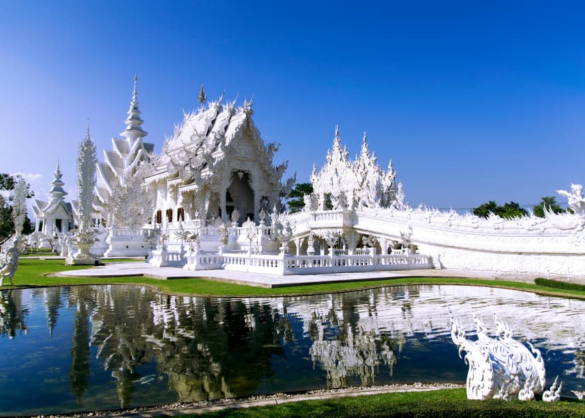 Wat Rong Khun (The White Temple) - akyra Manor Chiang Mai Hotel